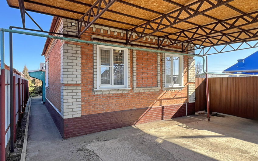 Дом 75.1 м² на участке 6.5 сот.,г.Славянск н/К, р-н Школы 16