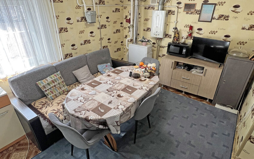 Дом 75.1 м² на участке 6.5 сот.,г.Славянск н/К, р-н Школы 16