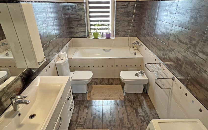 Дом 245 м² на участке 11 сот., х.Чигрина, 10 км от г.Славянск н/К