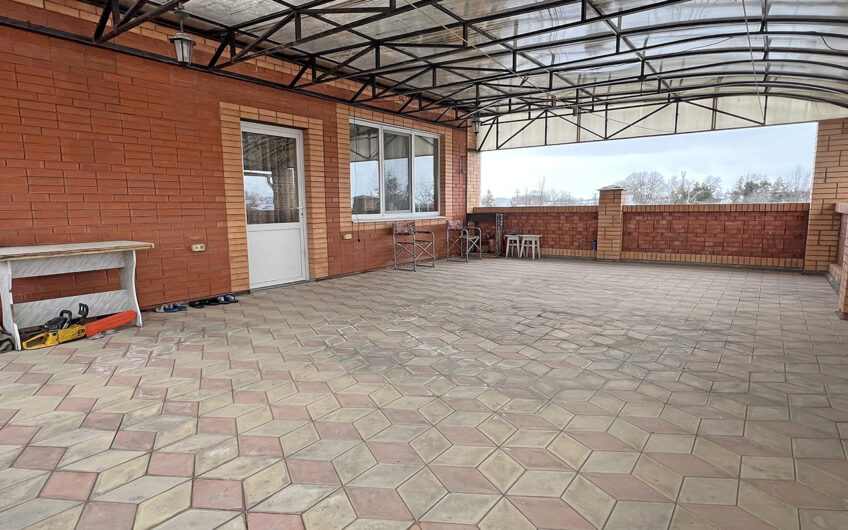 Дом 245 м² на участке 11 сот., х.Чигрина, 10 км от г.Славянск н/К