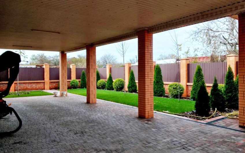 Дом 245 м² на участке 11 сот., х.Чигрина, 10 км от г.Славянск н/К