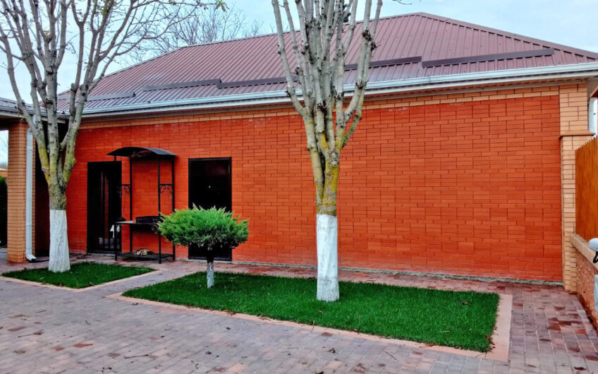 Дом 245 м² на участке 11 сот., х.Чигрина, 10 км от г.Славянск н/К