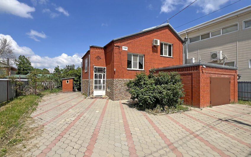 Дом 115 м² на участке 4.2 сот., г.Славянск н/К, р-н Школы 17