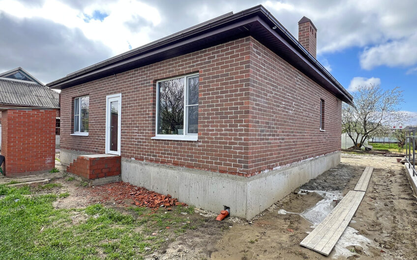 Дом 120 м² на участке 4 сот., г.Славянск н/К, р-н Воинской части