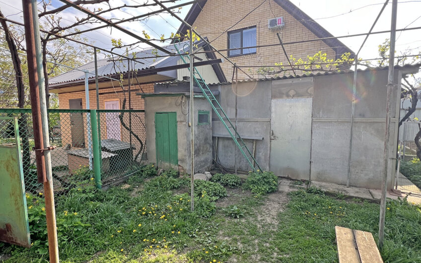 Дом 86.1 м² на участке 11.1 сот., г.Славянск н/К, р-н Школы №18