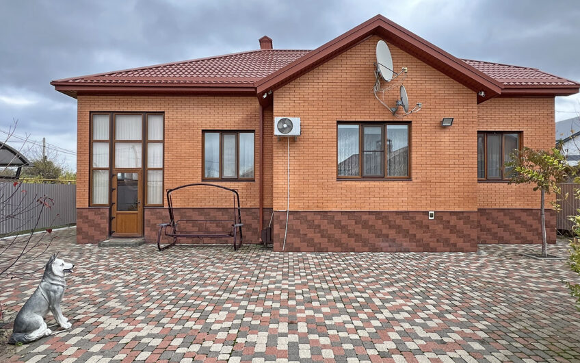 Дом 180 м² на участке 8 сот., г.Славянск-на-Кубани, Центральная усадьба Сад-Гигант