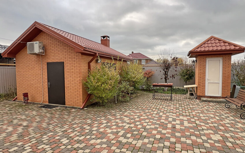 Дом 180 м² на участке 8 сот., г.Славянск-на-Кубани, Центральная усадьба Сад-Гигант
