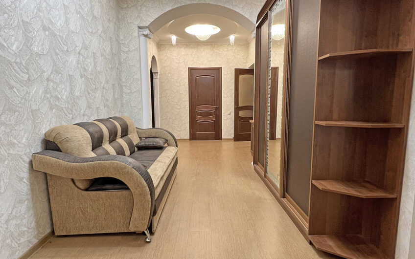 Дом 180 м² на участке 8 сот., г.Славянск-на-Кубани, Центральная усадьба Сад-Гигант
