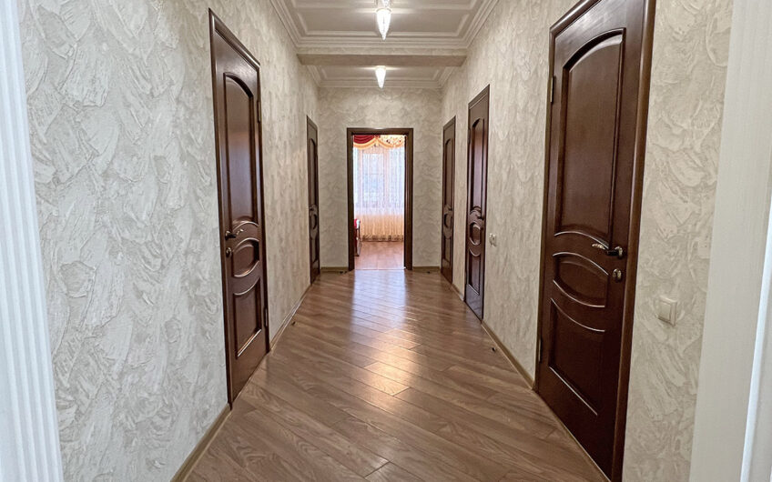 Дом 180 м² на участке 8 сот., г.Славянск-на-Кубани, Центральная усадьба Сад-Гигант