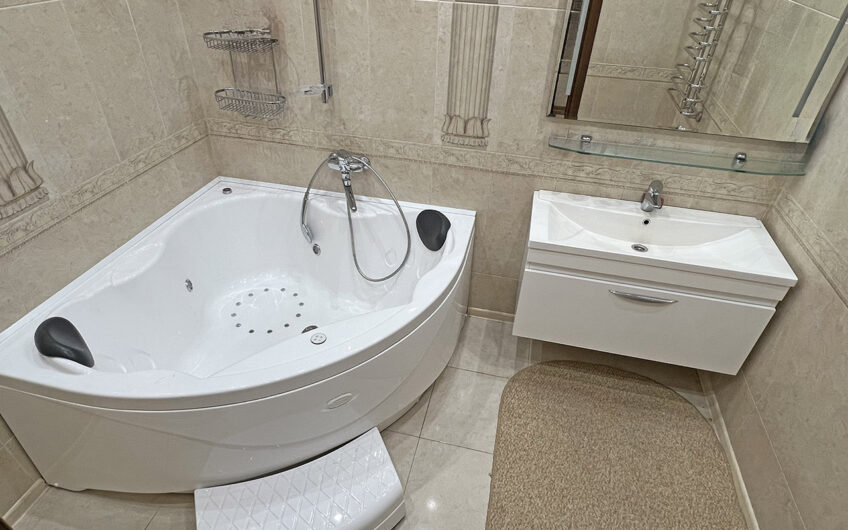 Дом 180 м² на участке 8 сот., г.Славянск-на-Кубани, Центральная усадьба Сад-Гигант
