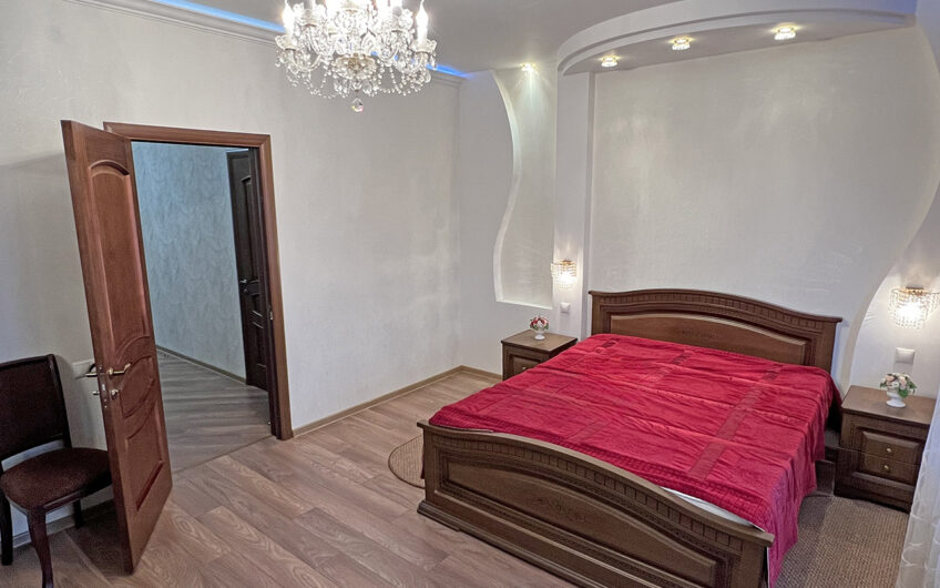 Дом 180 м² на участке 8 сот., г.Славянск-на-Кубани, Центральная усадьба Сад-Гигант