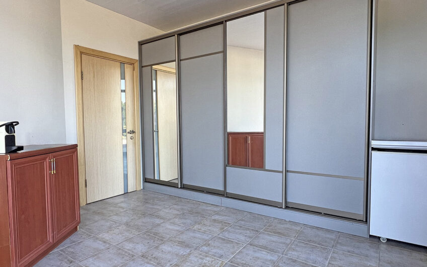 Дом 215 м² на участке 50 сот., х.Ставки