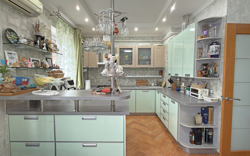 3-к квартира, 99.1 м², 3/5 эт., г.Славянск н/К, Центр города