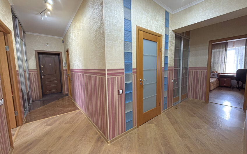 3-к квартира, 99.1 м², 3/5 эт., г.Славянск н/К, Центр города