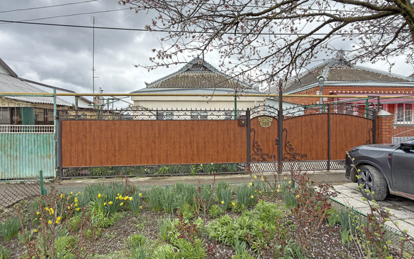 Дом 95 м² на участке 7 сот., г.Славянск н/К, ЦРБ