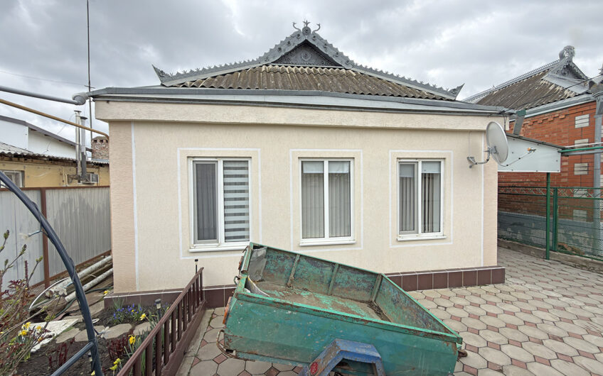 Дом 95 м² на участке 7 сот., г.Славянск н/К, ЦРБ