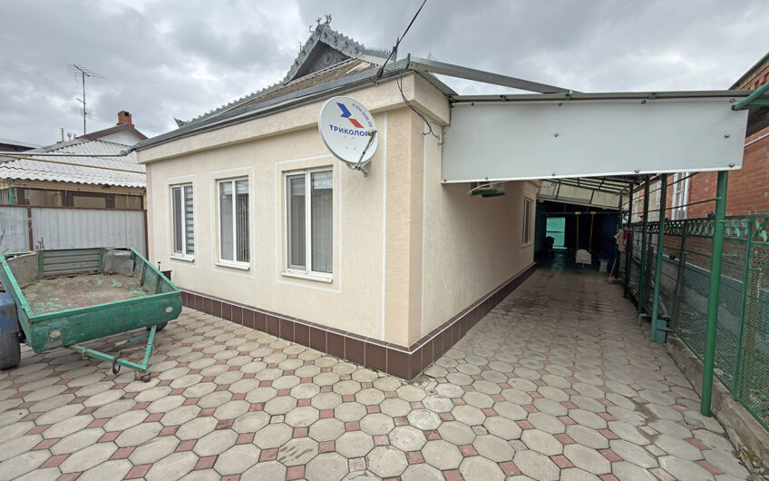 Дом 95 м² на участке 7 сот., г.Славянск н/К, ЦРБ