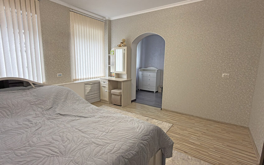 Дом 95 м² на участке 7 сот., г.Славянск н/К, ЦРБ