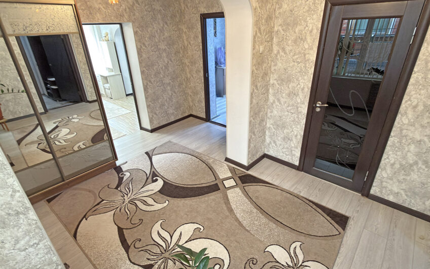 Дом 95 м² на участке 7 сот., г.Славянск н/К, ЦРБ