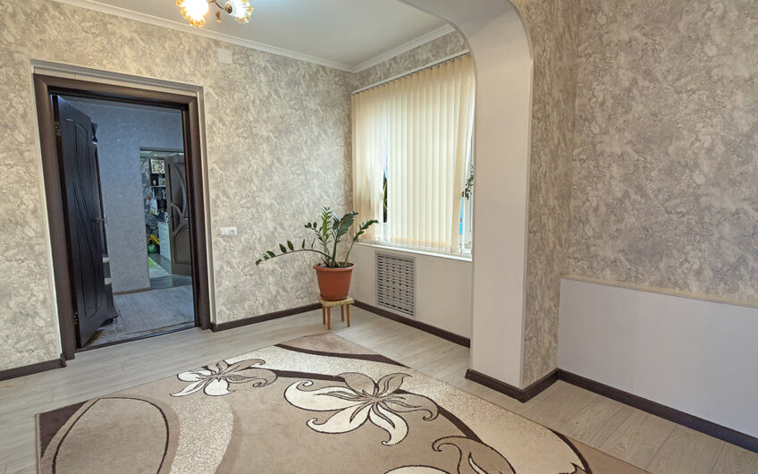 Дом 95 м² на участке 7 сот., г.Славянск н/К, ЦРБ