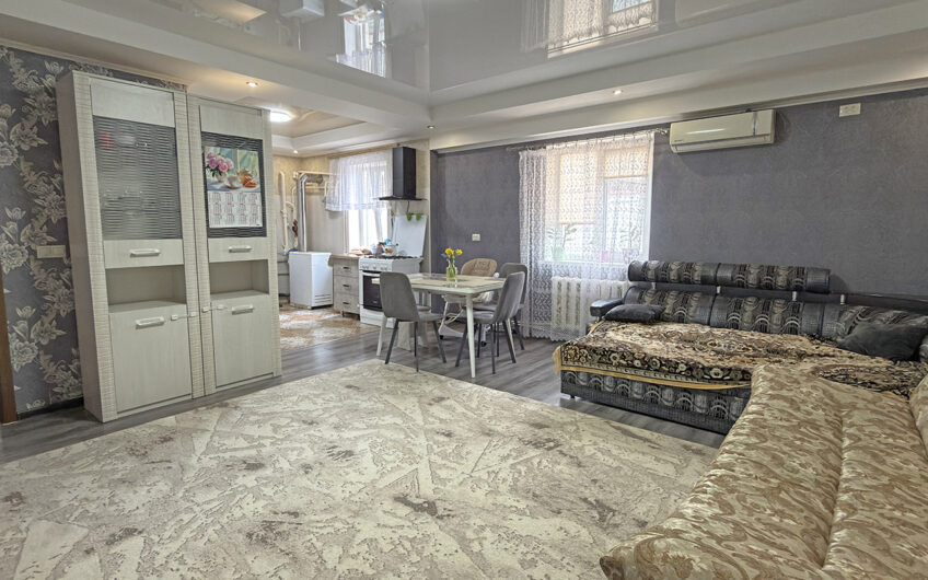 Дом 95 м² на участке 7 сот., г.Славянск н/К, ЦРБ