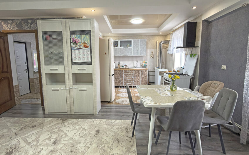 Дом 95 м² на участке 7 сот., г.Славянск н/К, ЦРБ