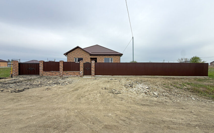 Дом 120 м² на участке 8 сот., г.Славянск н/К, мкр.Юго-Западный