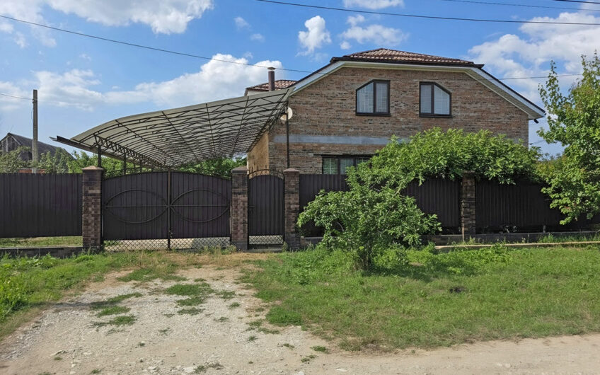 Дом 240 м² на участке 8 сот., г.Славянск-на-Кубани